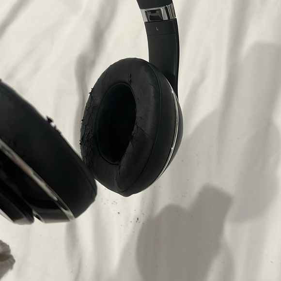Beats By Dre - Black - First Generation - Picture 3 of 5